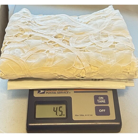 Imperial Elegance RN‎ 65899 White Floral Delicate Table Runner - Picture 11 of 11